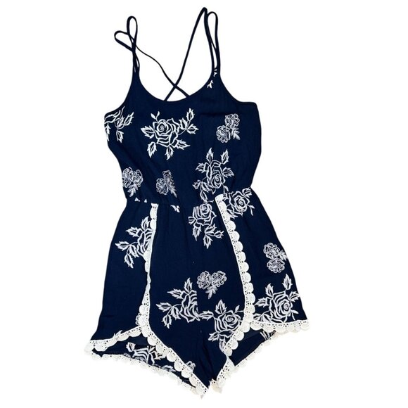 (5 for $25) Sequin hearts Lace Trim Floral Romper in Navy Size Medium - Picture 6 of 9